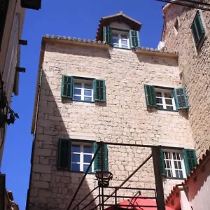 Toni Palace **** Split