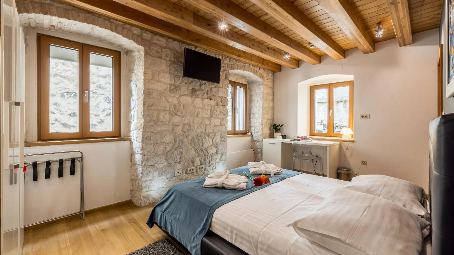 Villa Marta - Stone House In The Center - Split Guest house